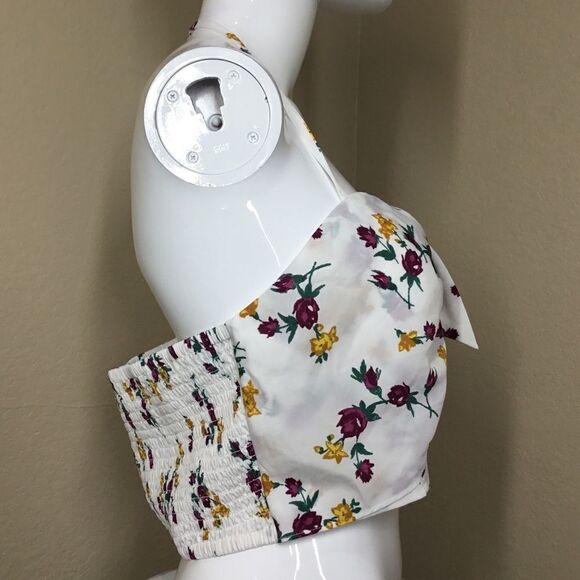 Leith Tie Front Crop Halter Tank (C1) - Picture 4 of 6